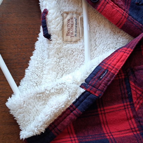 Boston Traders size med Woman's sherpa lined tartan plaid hooded shacket - Picture 3 of 6